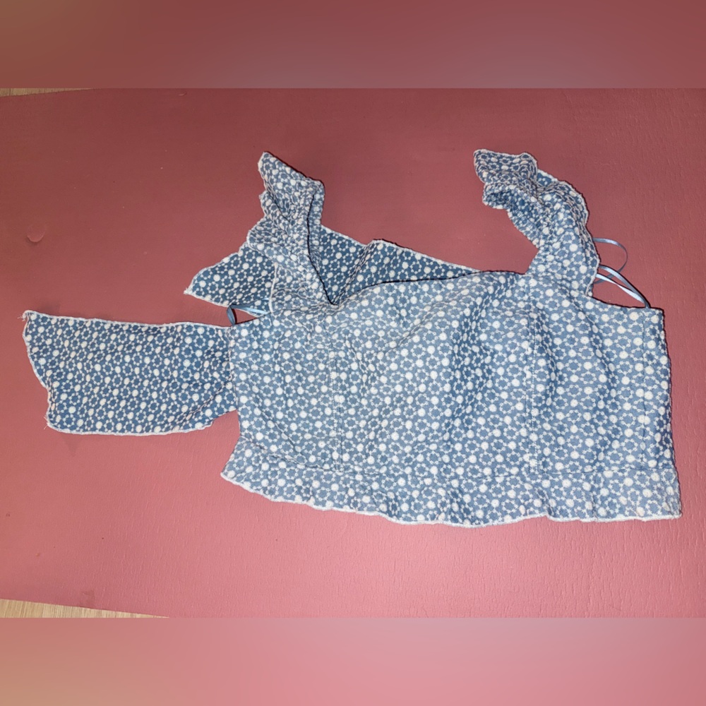 Kirious Blue and White Floral sleeveless crop top with tie back size medium